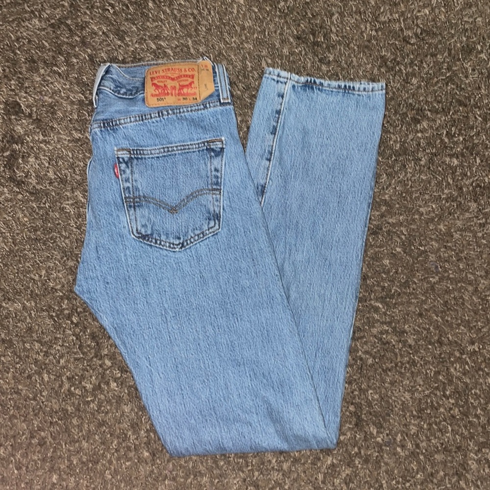 LEVIS light wash blue jeans